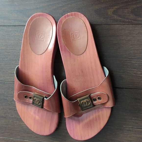 CHANEL Vintage Interlocking CC Logo Clogs - Picture 4 of 16